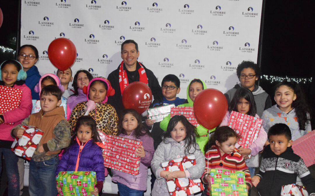 Fiesta Con Santa – over 7,000 toys given in this event